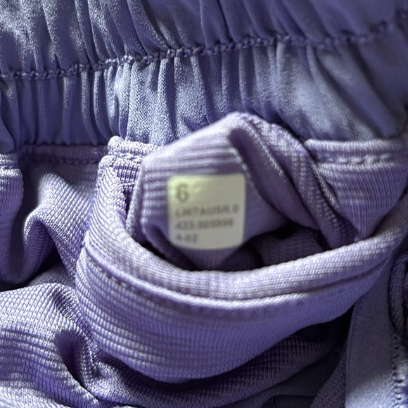 LULULEMON HOTTY HOT LR SHORTS 2.5” SHORTS IN DARK LAVENDER SZ 10 NWT - Picture 10 of 16